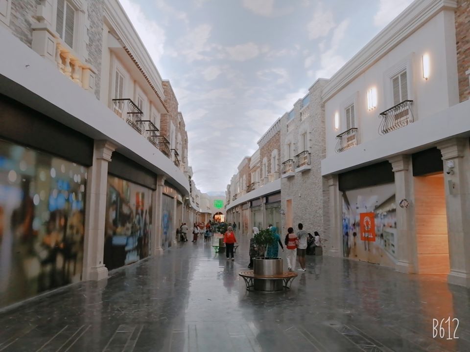 أومول o mall