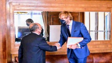 السفير سعيد هندام يبحث أطر التعاون مع وزير الصحة التشيكي