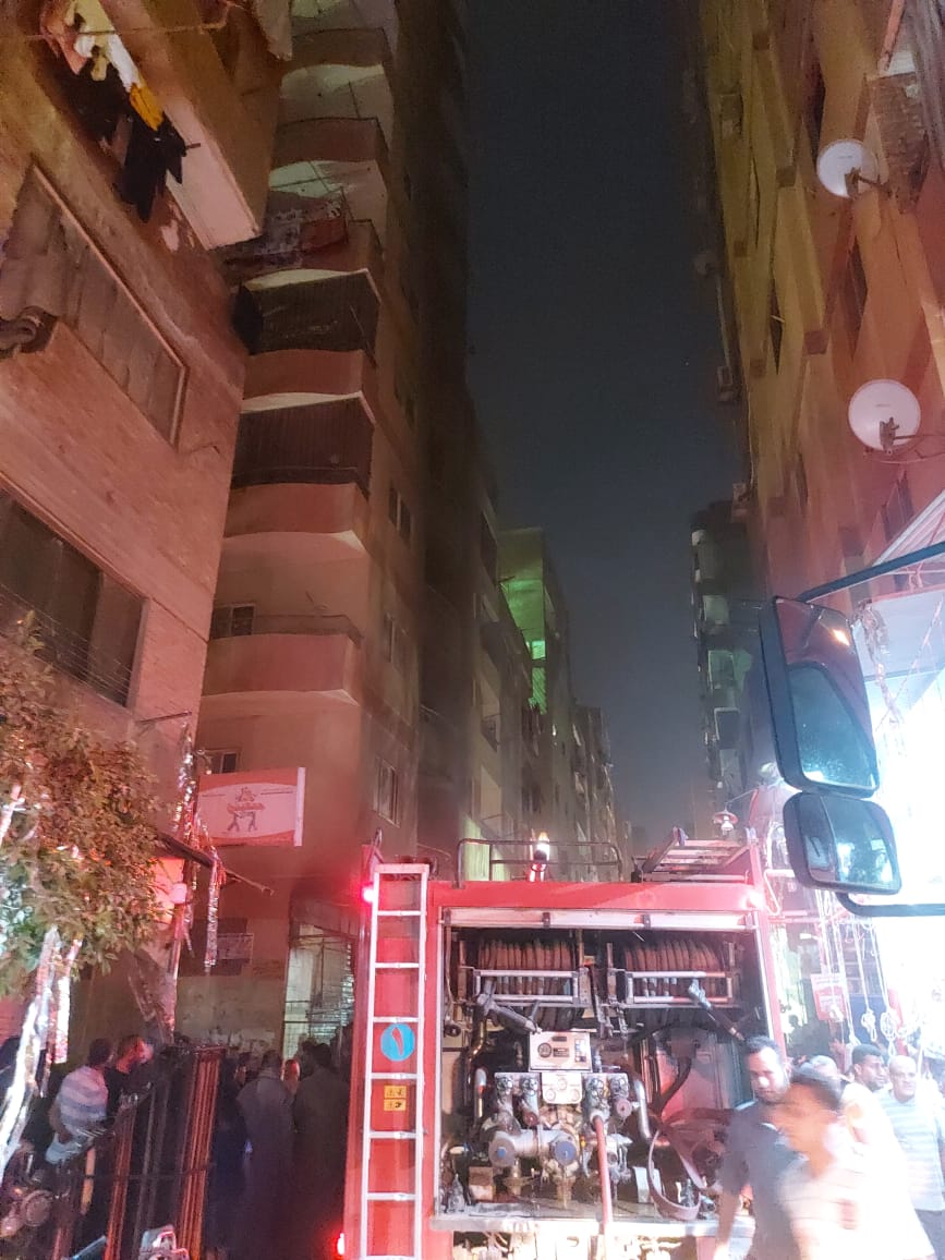 إخماد حريق هائل بعمارة من 10 طوابق بمنطقة الهرم