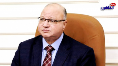 محافظ القاهرة يسلم 15 عقد تقنين أوضاع لمصانع وورش شق الثعبان