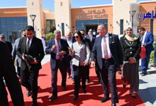 طلاب الجامعات يزورون قرية التراث بشرم الشيخ لدعم الحرف اليدوية